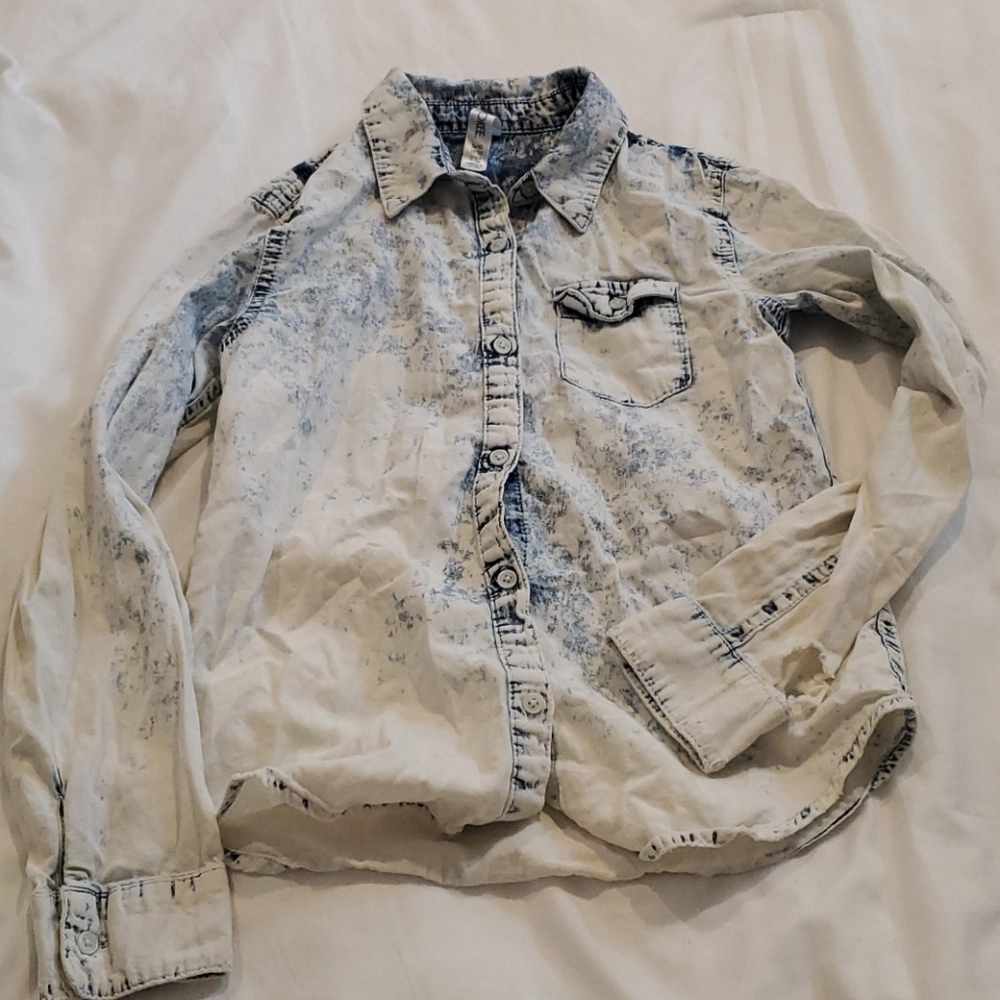 Blue and white button down top